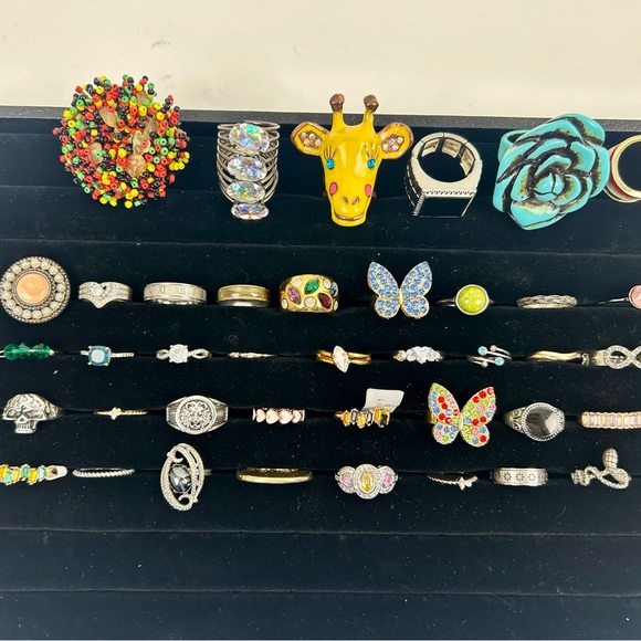 Ring lot - Picture 1 of 4